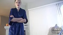 وهي فتاة جميلة ويعطي لها كس يمارس الجنس بقدر الإمكان
