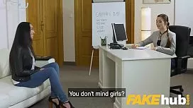 المرأة مثليه لعق بعضها البعض