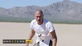 يجب أن يكون الرجل امرأة قرنية