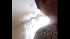 تظهر العاهرة الرومانية بوسها وتدلكه جيدًا