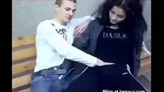 فاتنة متحمس يستمني ويقذف أمام الكاميرا