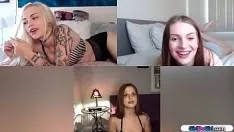 ثلاث كسس يستمني على سكايب
