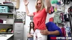 ألسنة شقيق كس أخته