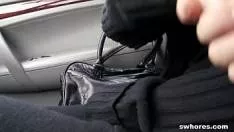 الطريق الذي يسلكه في بعض الأحيان رجل مطلوب من قبل كس صعب وكبير