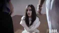 من الجيد جدًا أن تمارس هذه الشابة الجنس في المنزل لأنها تستطيع ذلك