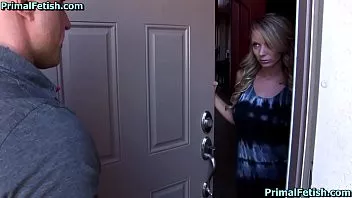 رجل ينوم اثنين من الشقراوات وممارسة الجنس معهم مجنون