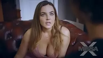 بعد أن تمتص الفتاة ديك له، انه يمتلئ قليلا ويعطيه الحيوانات المنوية في المهبل الدافئ